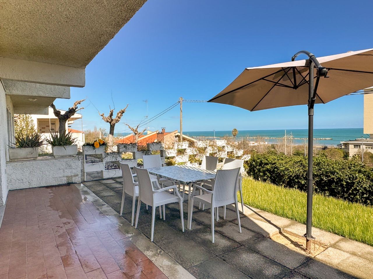 Terrazza con vista mare